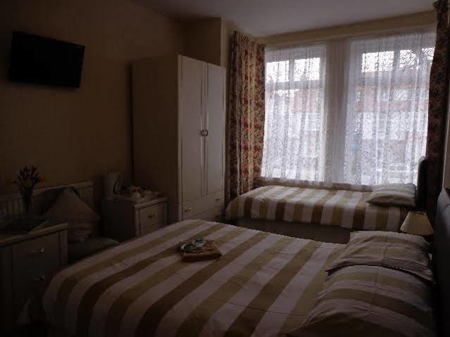 The Phoenix Guest House Scarborough Dış mekan fotoğraf